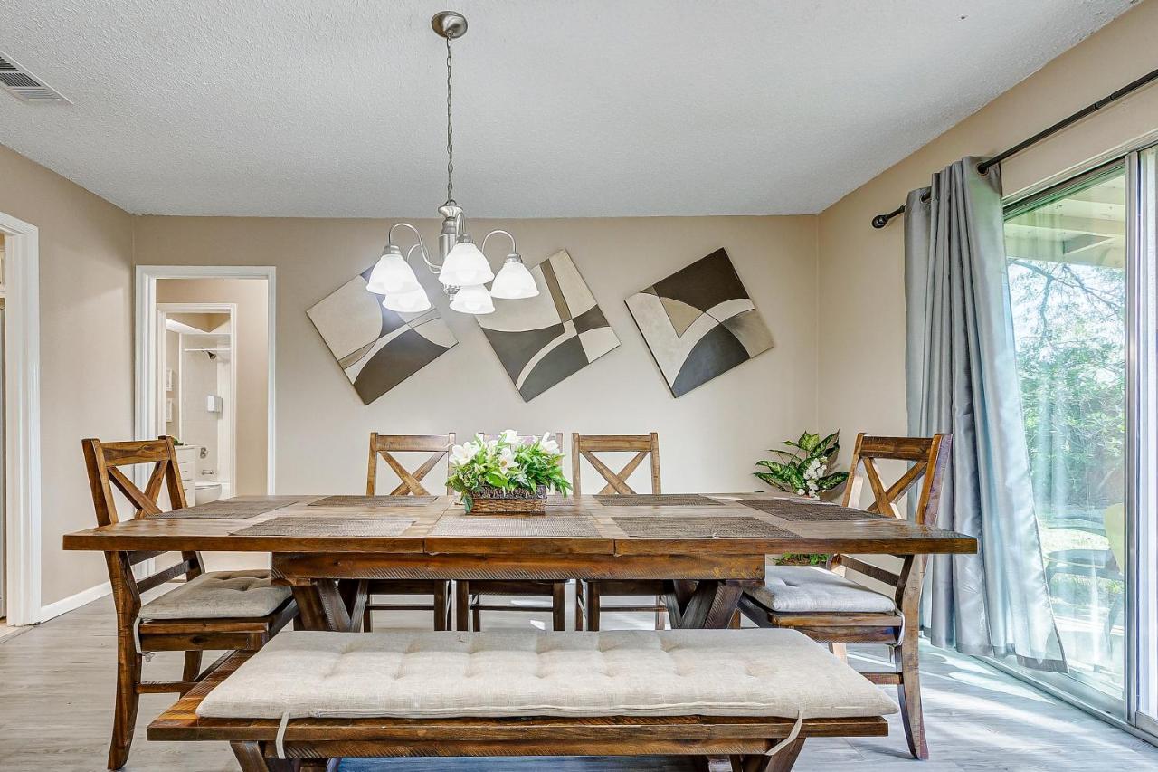 Cheerful 3-Bedroom Home With Indoor Fireplace Houston Eksteriør bilde